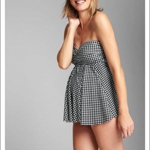 NWT Gap Maternity Swim Top
